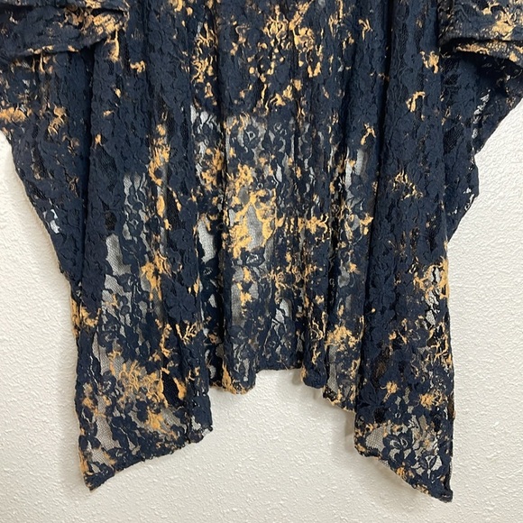 Blue Buttcup Womenβs Sheer Lace Tunic Top Kimono Black Gold Tie-Dye Look Sz S - Picture 8 of 10